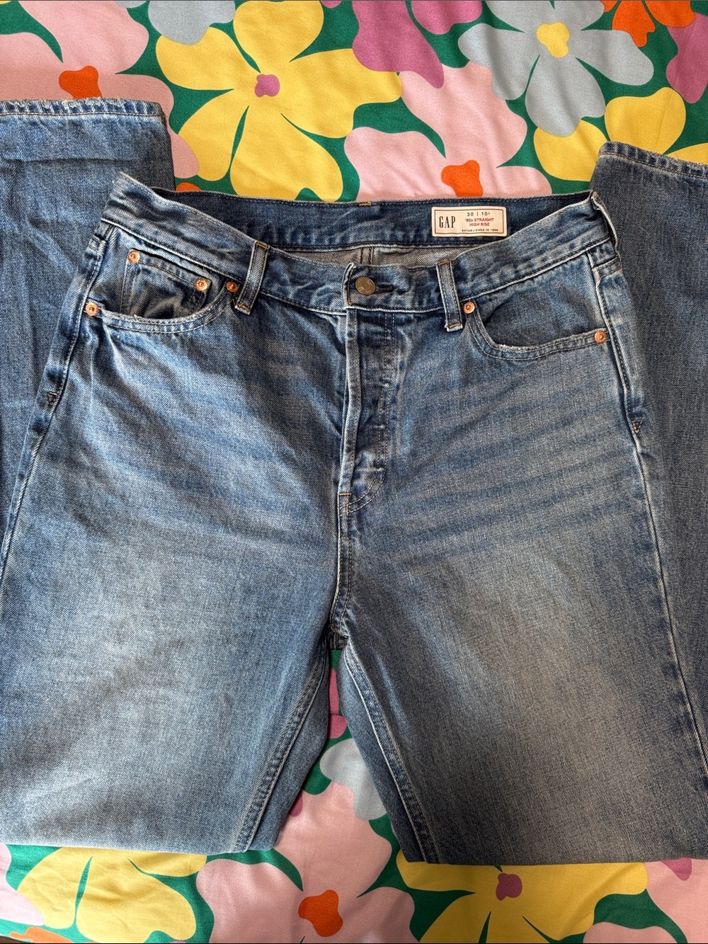 GAP 90’s Straight-Leg High Rise Women's Jeans in Medium Blue
